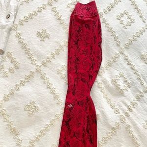 Alo Leggings (Snake skin ; Red ; Small)